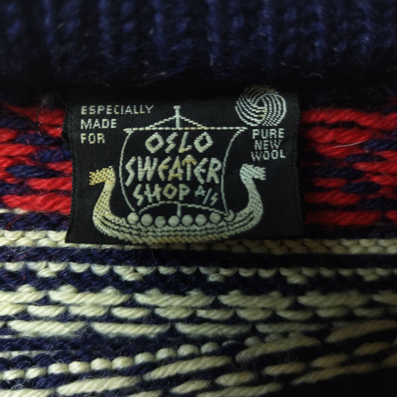 VINTAGE 80s Nordic Patterned Sweater -DALE OF NORWAY-