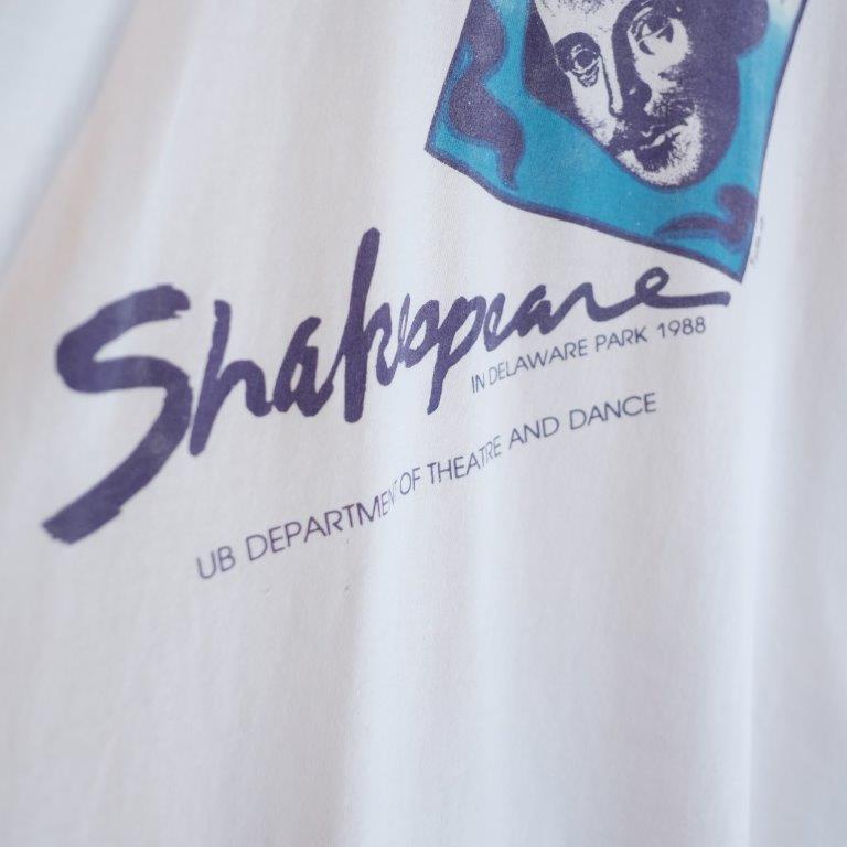 90s "Shakespeare" Tee⠀