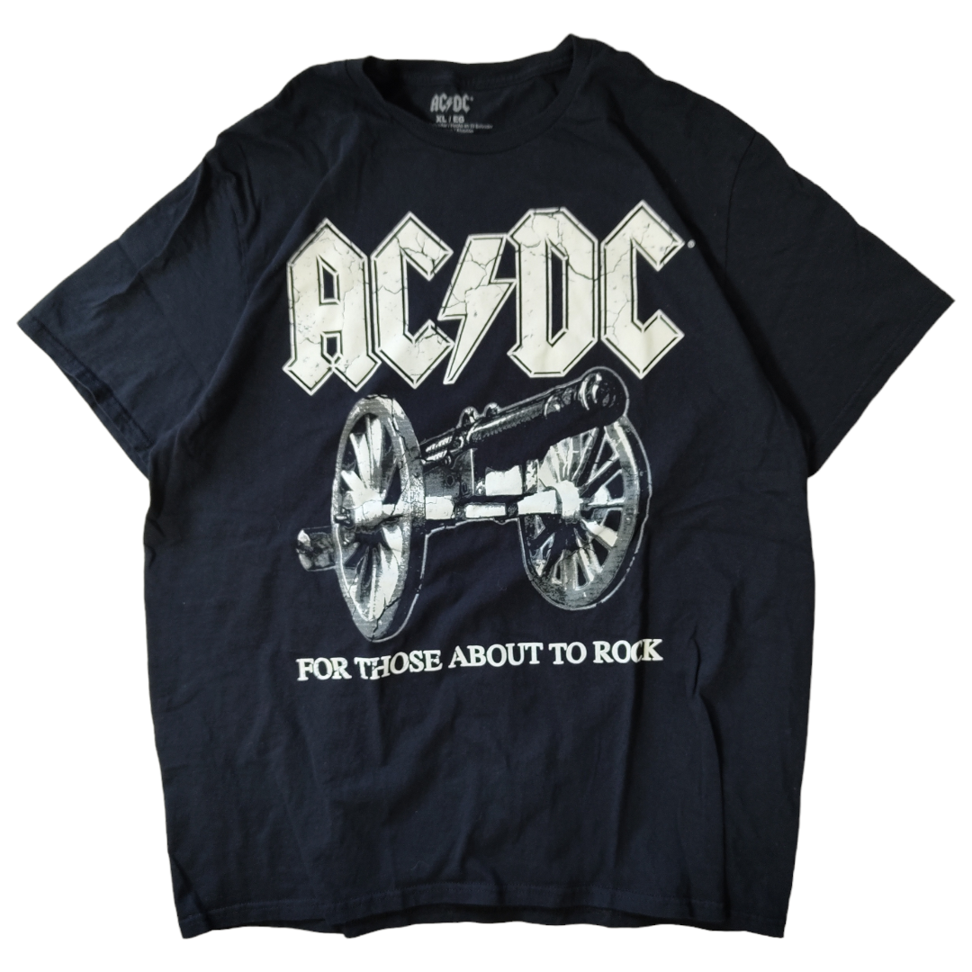 USED XL Rock band T-shirt -ACDC-