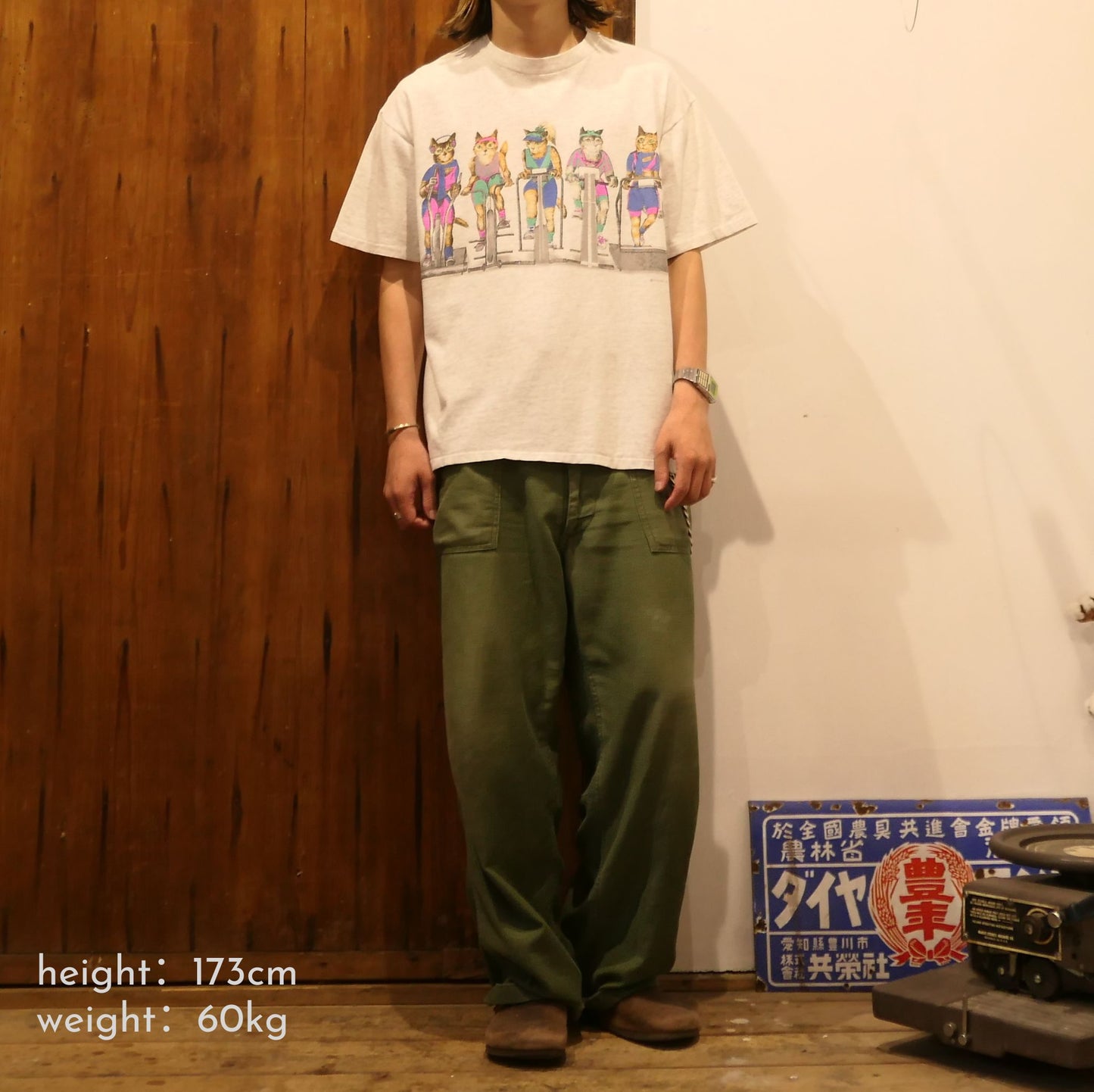 VINTAGE 90s M-L Art Tee "CATS" -T SHIRT LOFT-