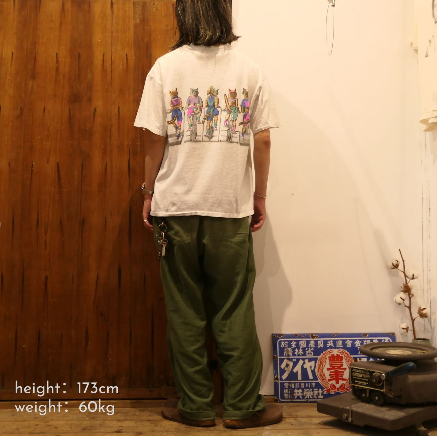 VINTAGE 90s M-L Art Tee "CATS" -T SHIRT LOFT-