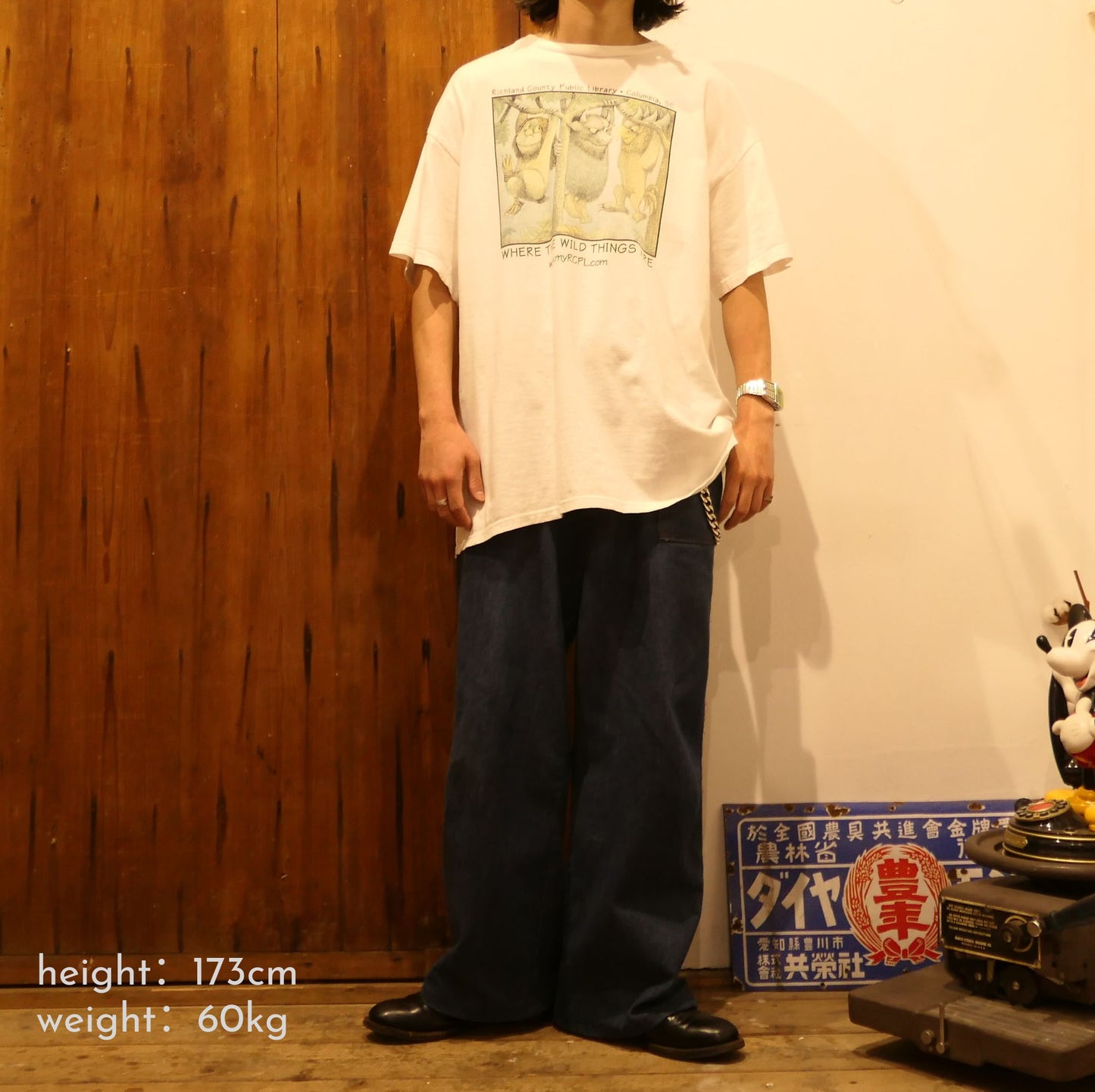 VINTAGE 90-00s XL Character Tee -Where The Wild Things Are-