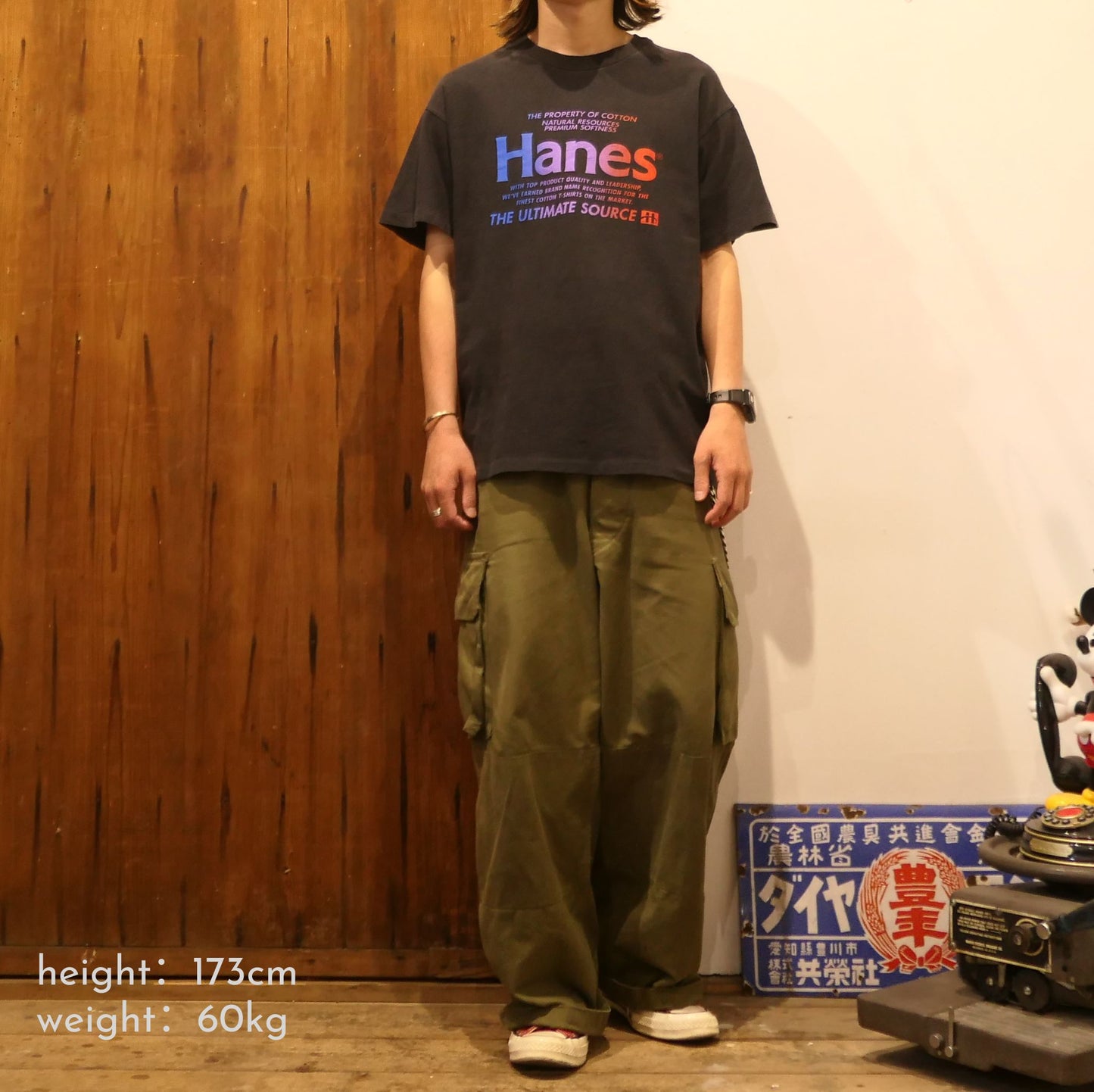 VINTAGE 90s M-L Logo Tee -Hanes-