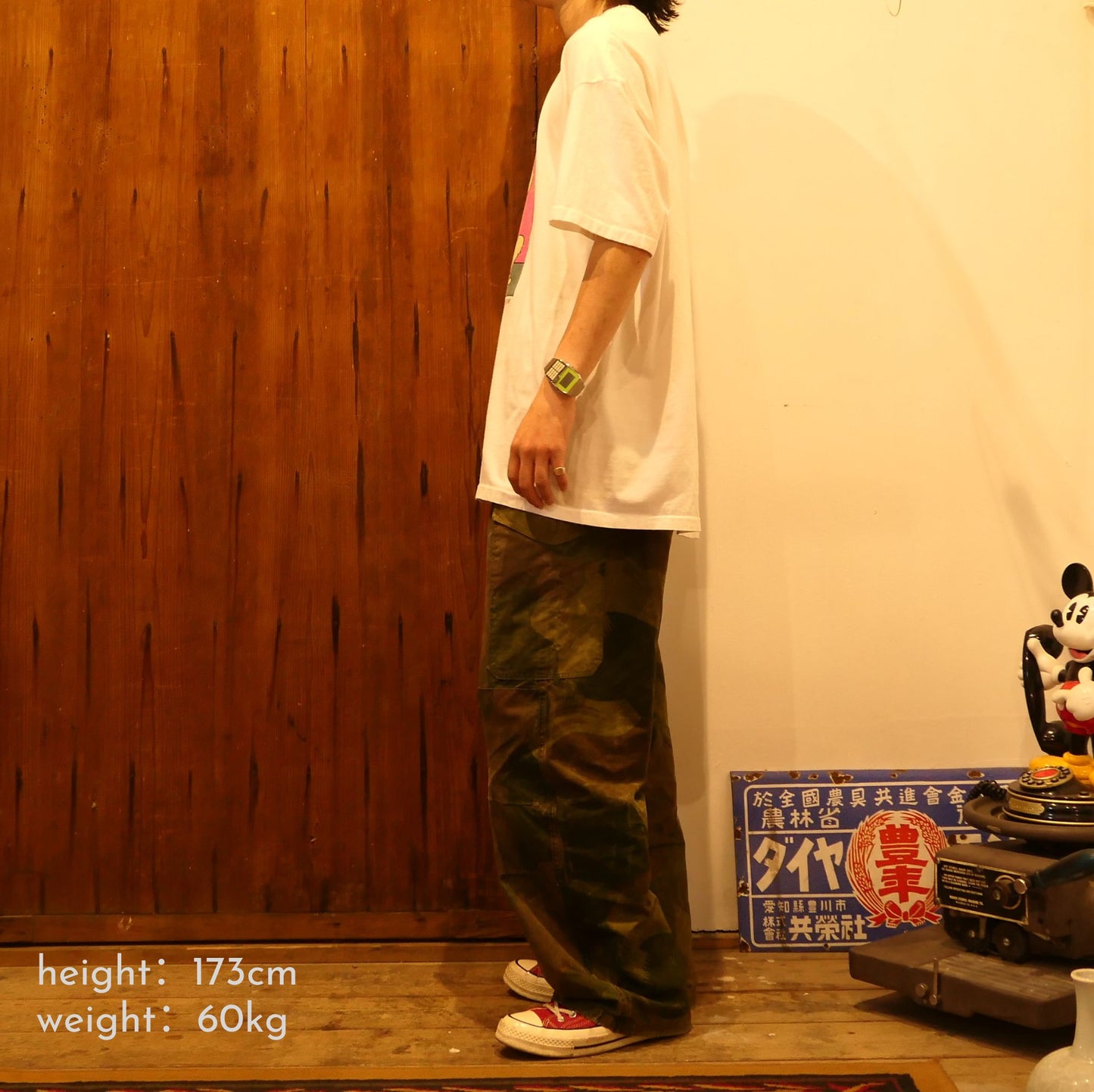 VINTAGE 90s XL Art Tee -Design Design, inc.-