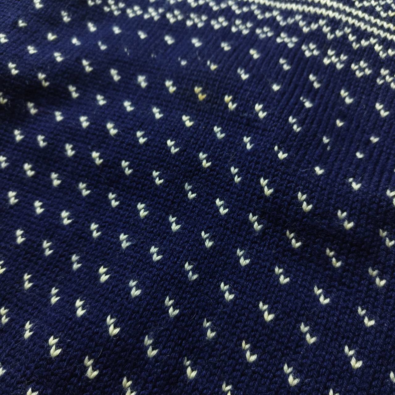 VINTAGE 80s Nordic Patterned Sweater -DALE OF NORWAY-
