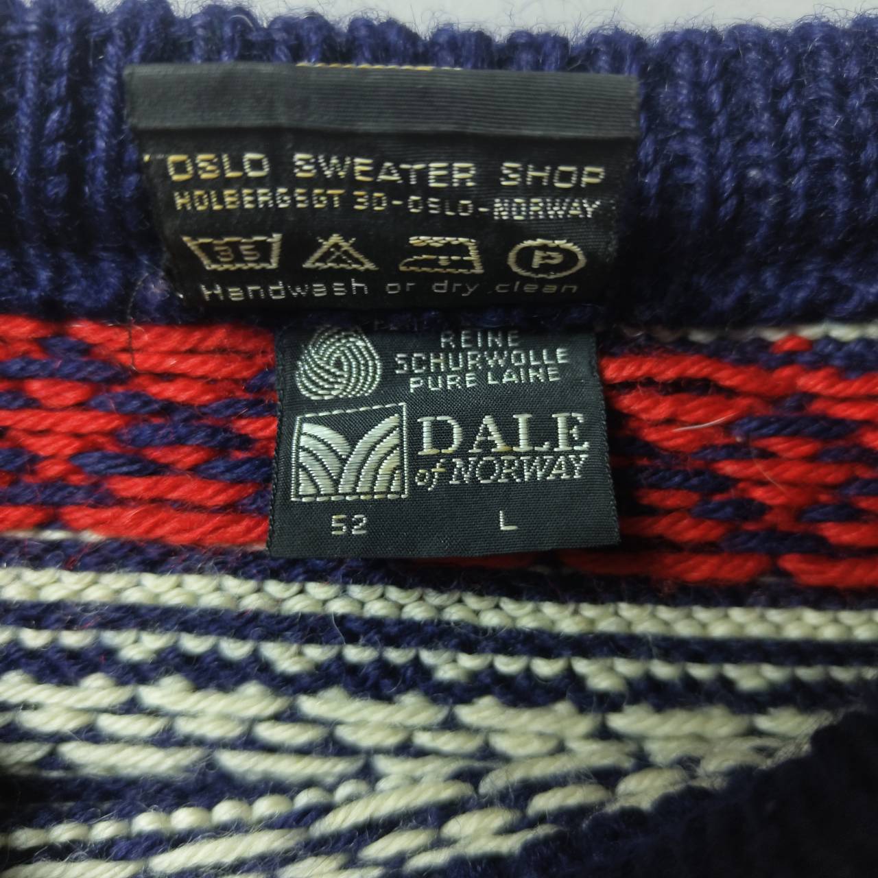 VINTAGE 80s Nordic Patterned Sweater -DALE OF NORWAY-