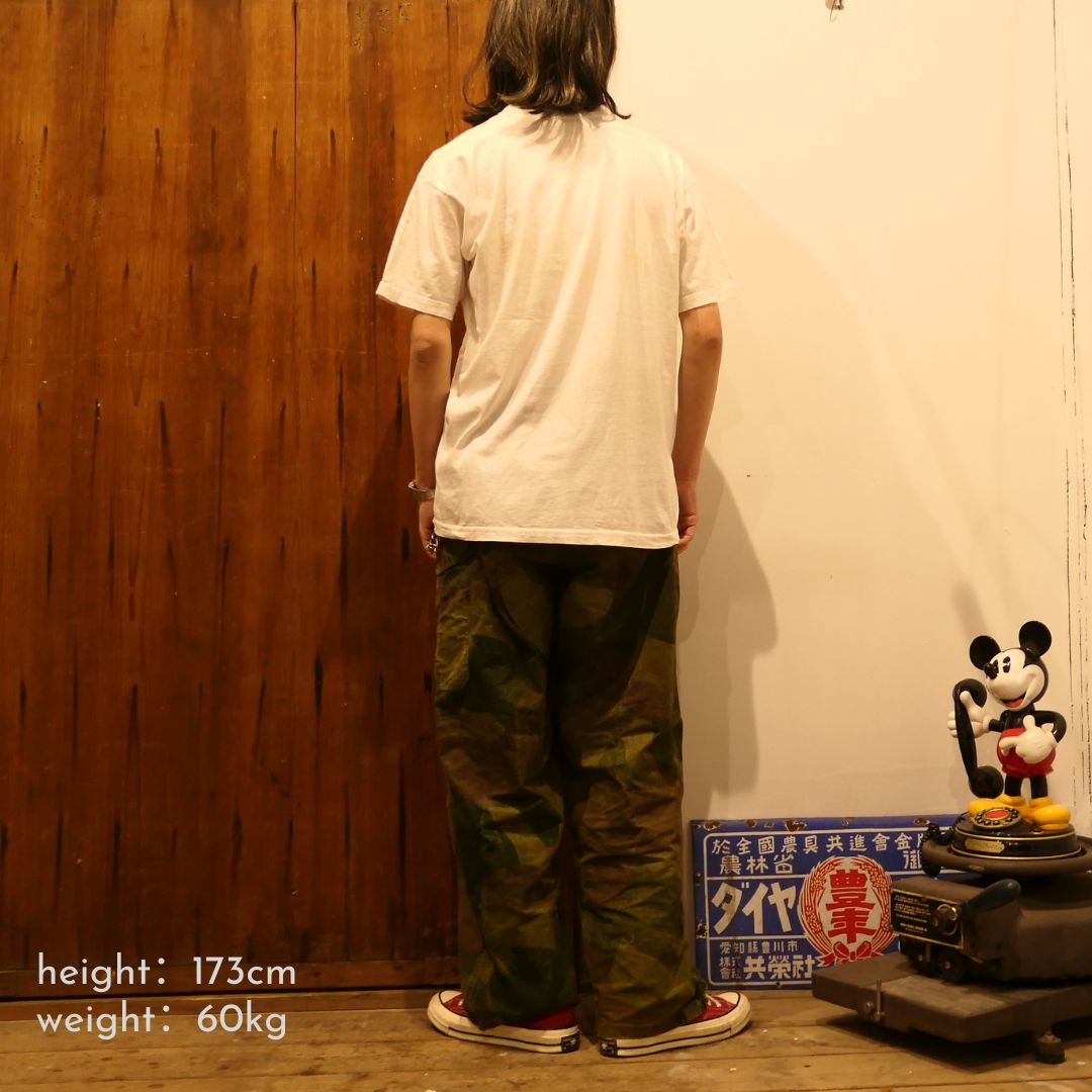 VINTAGE 90s L-XL Art Tee "SPACE VENUS" -Salvador Dali-