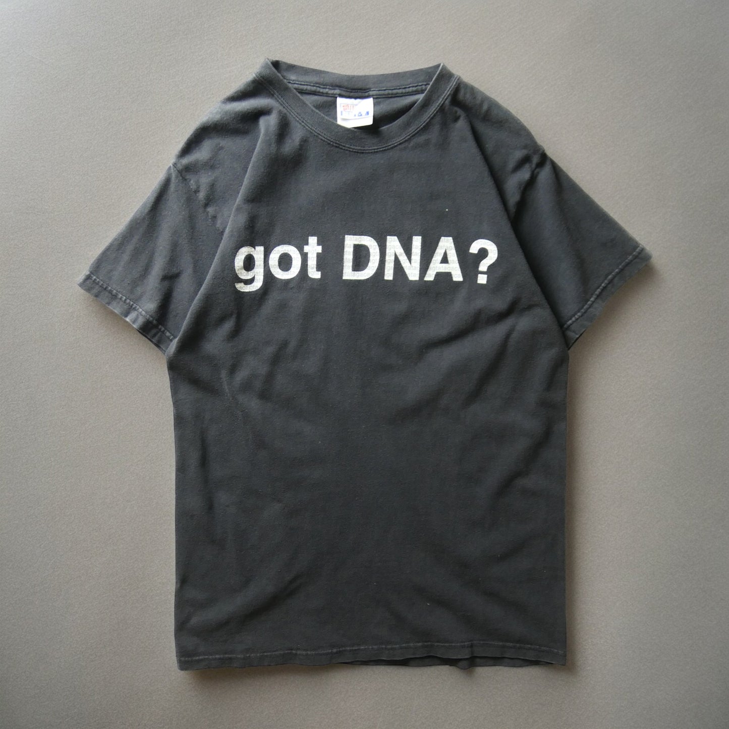 VINTAGE 90-00s M-L "got milk?" Parody Tee -got DNA?-