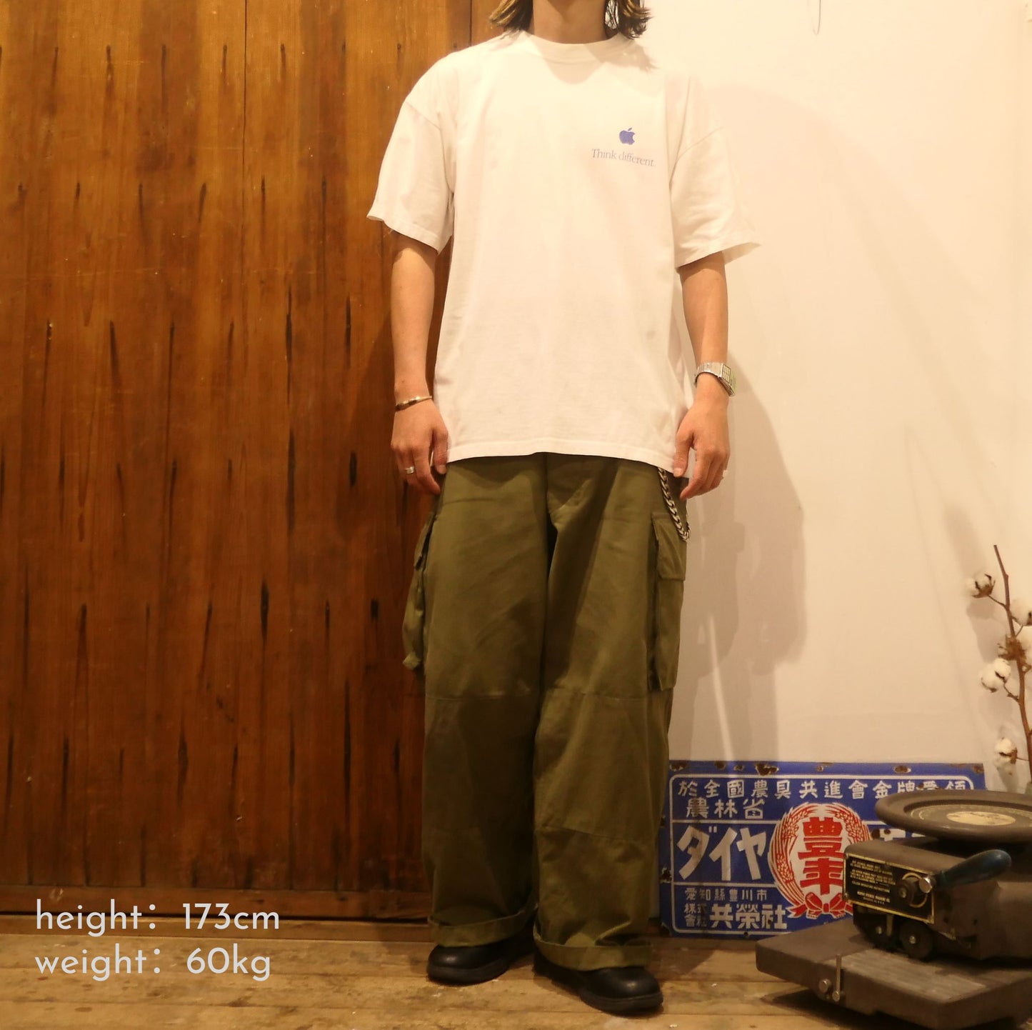 VINTAGE 90-00s XL Promotion Tee "Think Different" -Apple-