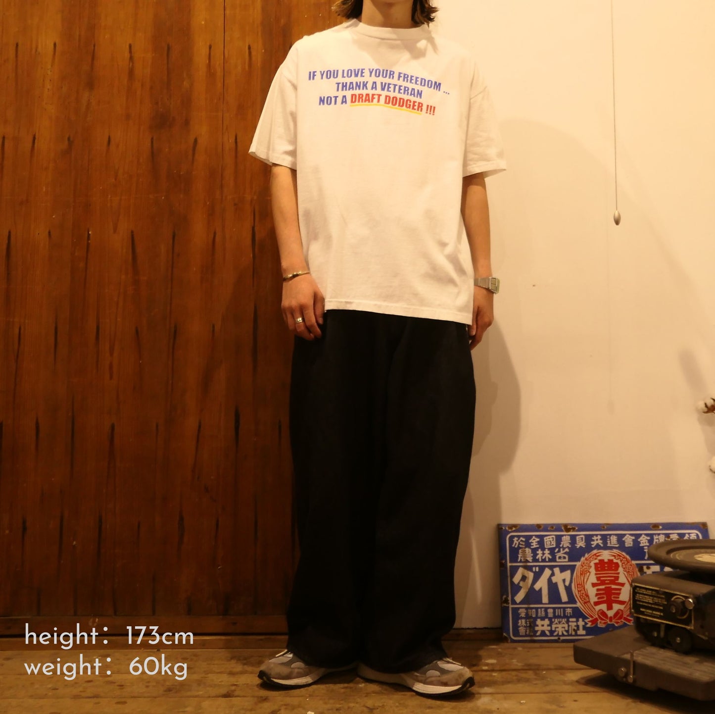 VINTAGE 90s XL Message Tee -DRAFT DODGER!!!-