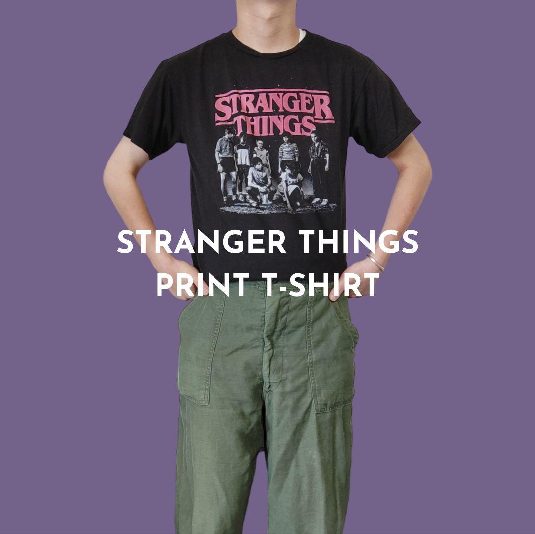 USED M Movie T-shirt -stranger things-