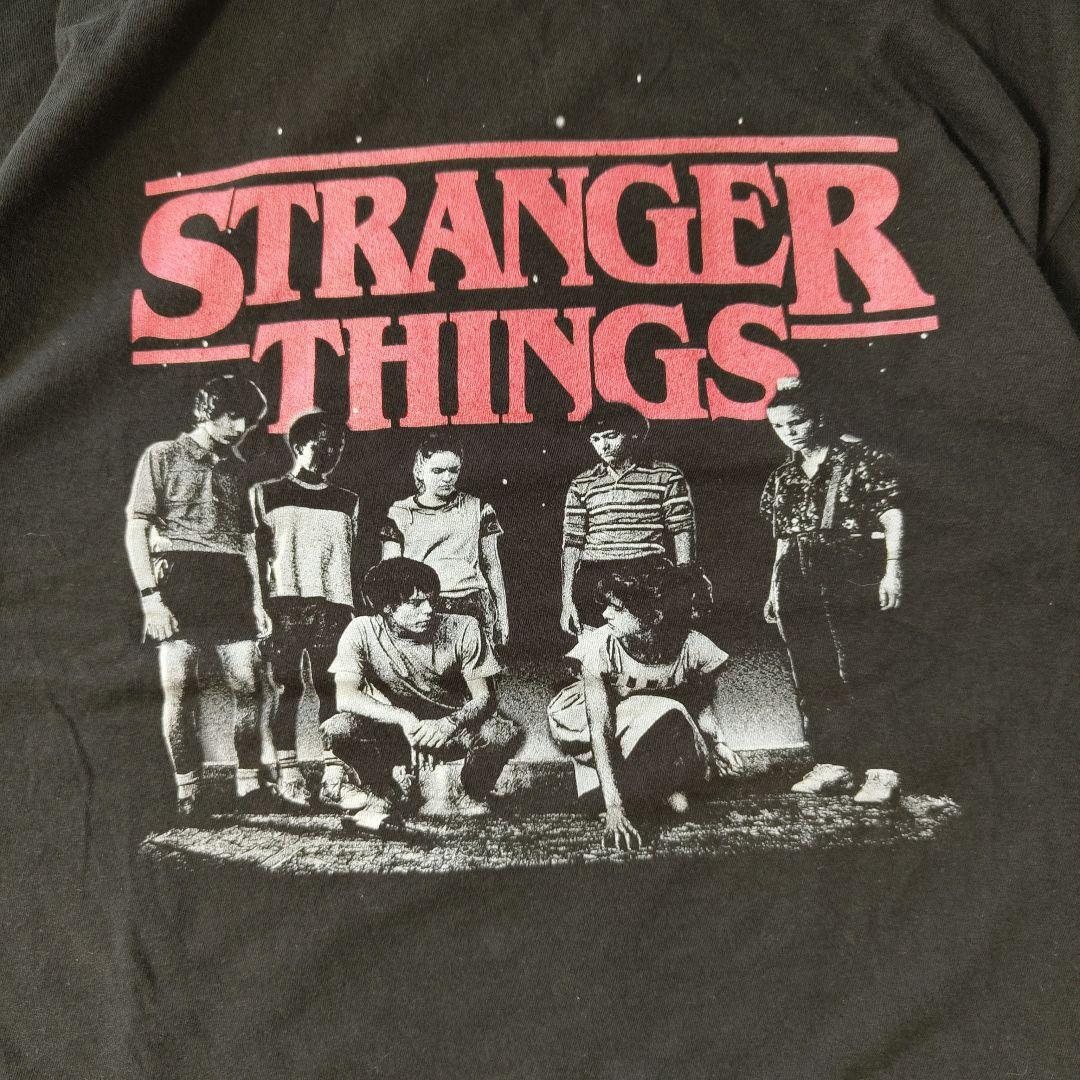 USED M Movie T-shirt -stranger things-